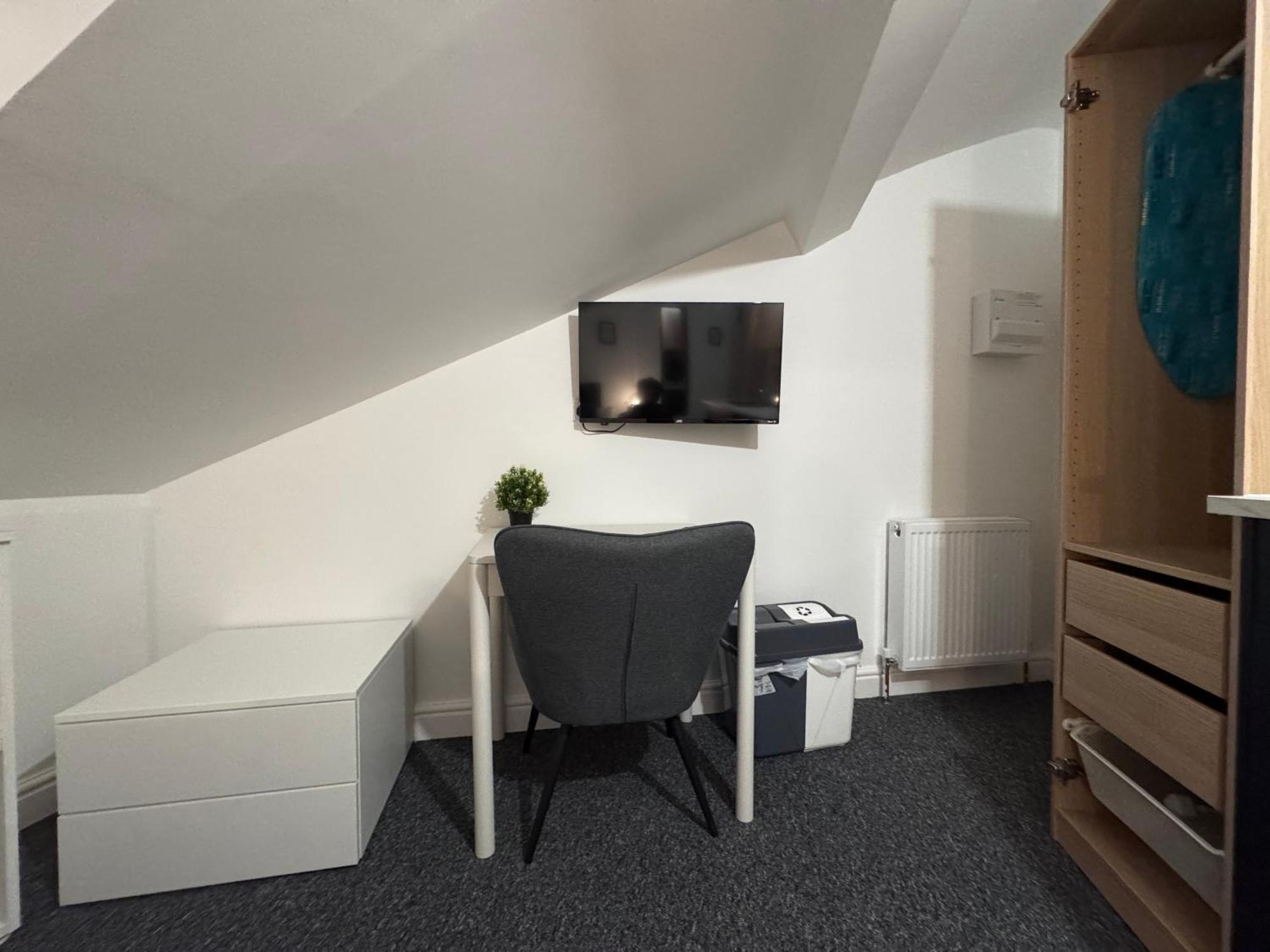 Hartley House Apartment *